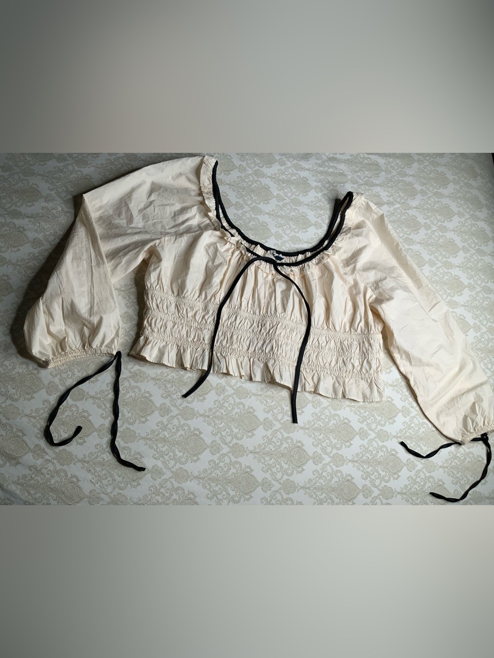 American Eagle Ruched Poplin Blouse Women’s XXL Cream Black Trim Cropped